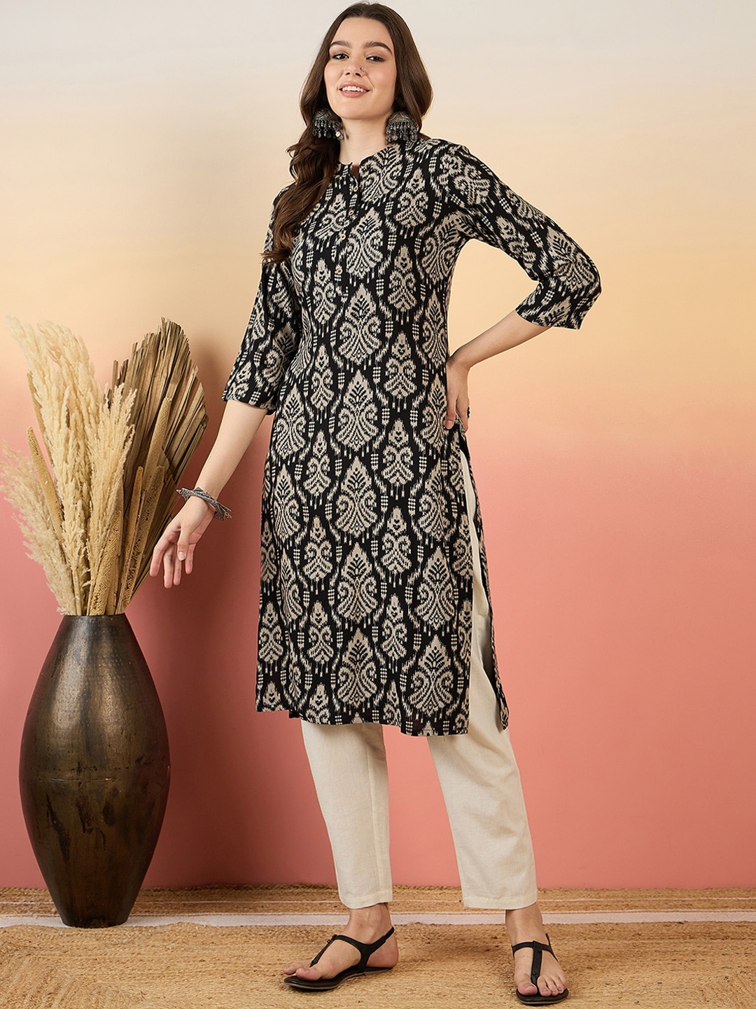 

Anouk Mandarin Collar Ethnic Motifs Printed Kurta, Black