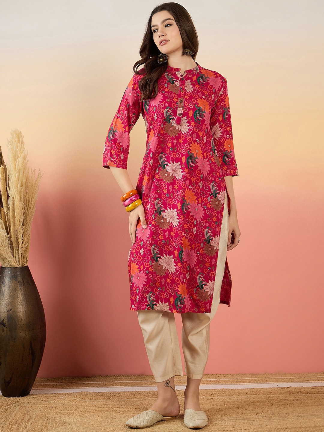 

Anouk Floral Printed Mandarin Collar Straight Kurta, Red