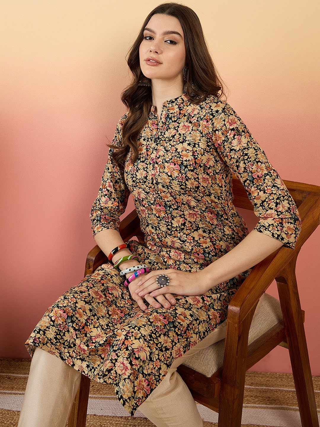 

Anouk Floral Printed Mandarin Collar Straight Kurta, Black