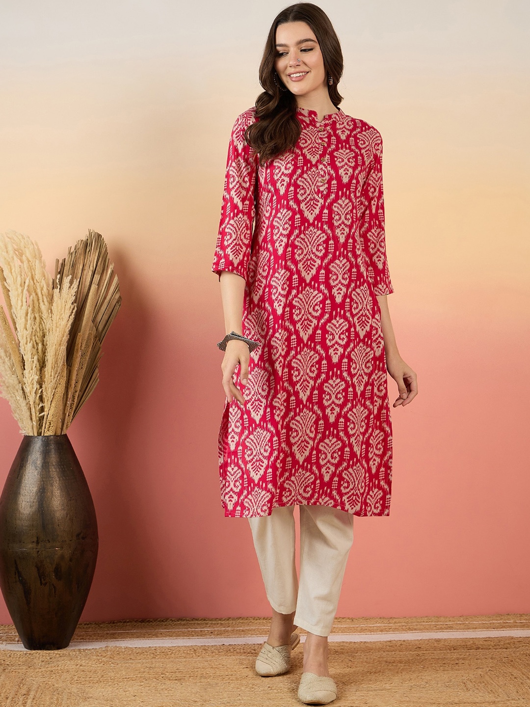 

Anouk Mandarin Collar Ethnic Motifs Printed Kurta, Red