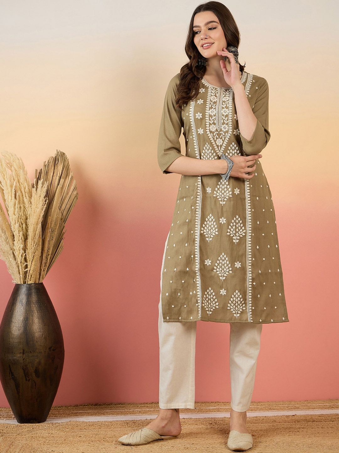 

Anouk Round Neck Thread Work Cotton Kurta, Khaki