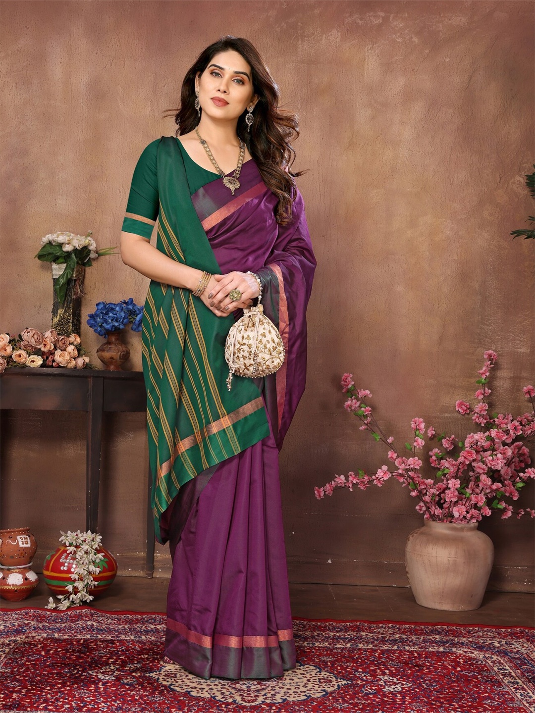 

vj fashion Zari Kasavu Saree, Magenta