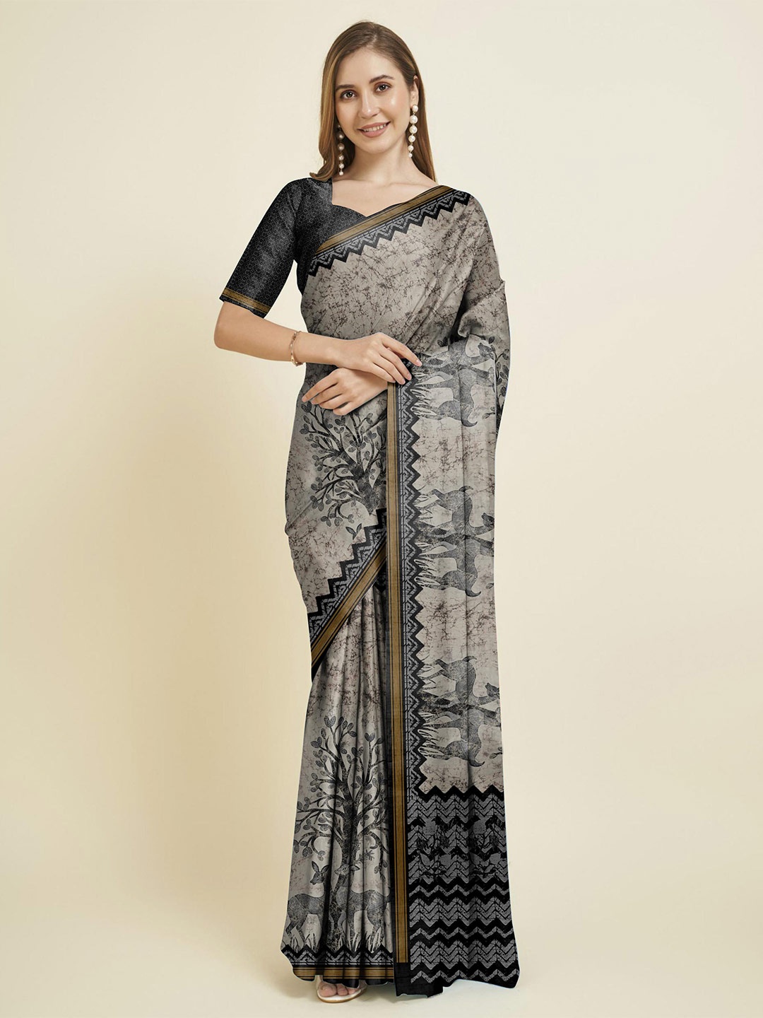 

Fevinaa Batik Zari Silk Cotton Bagru Saree, Grey