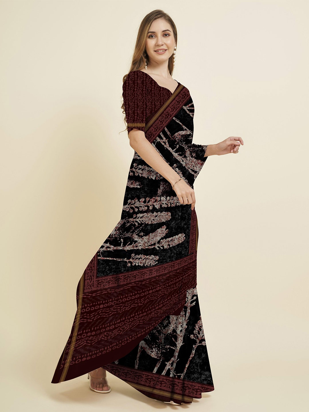 

Fevinaa Batik Zari Silk Cotton Bagru Saree, Black