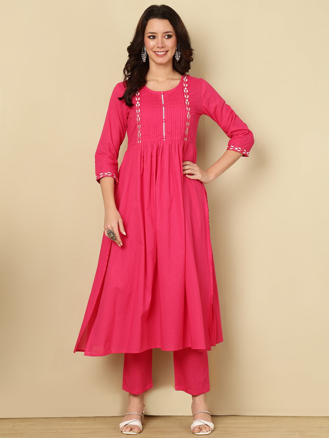 

Mizaz Floral Yoke Design Regular Thread Work Pure Cotton Kurta with Trousers, Pink