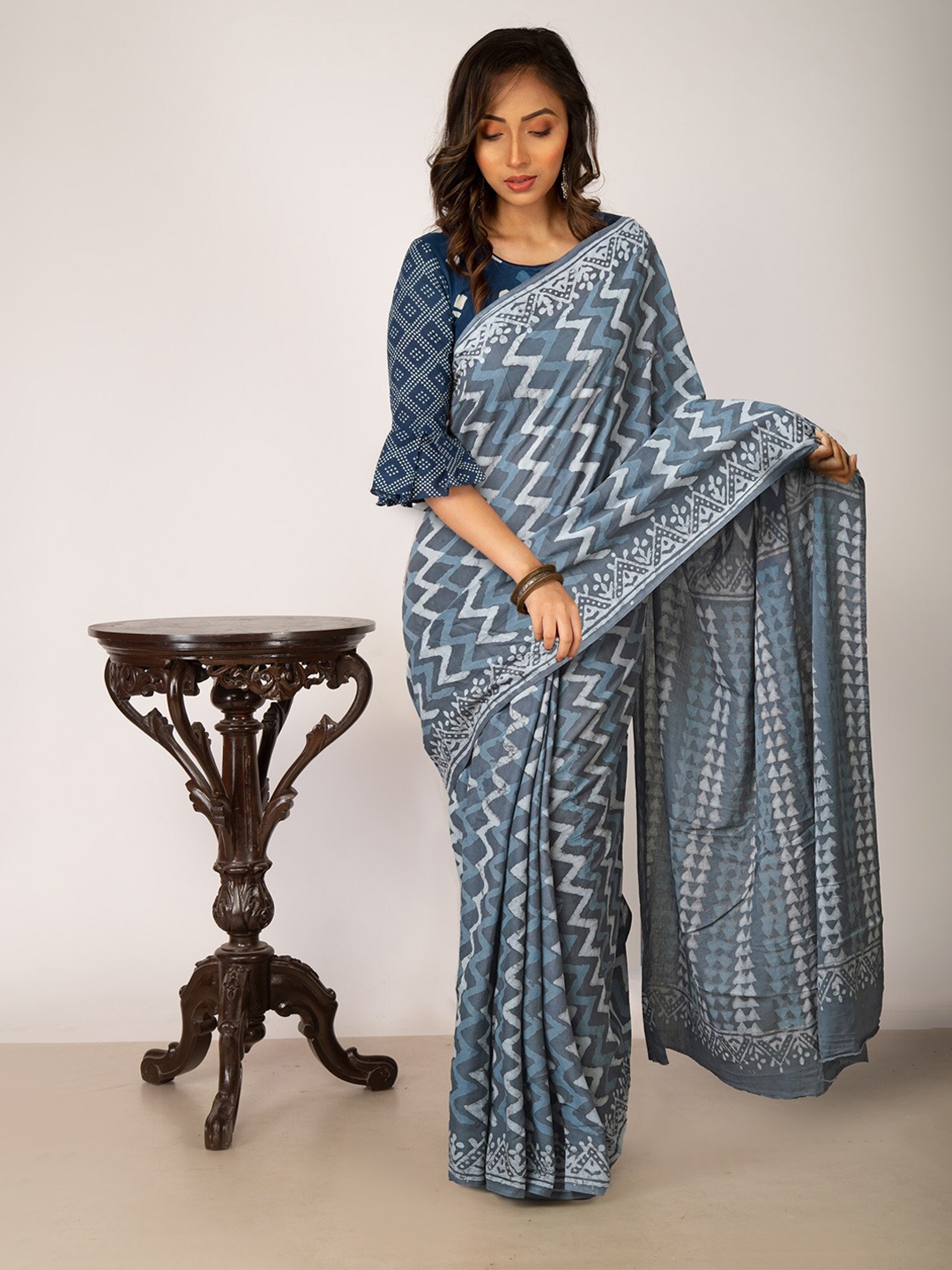 

Unnati Silks Dabu Printed Pure Cotton Handloom Chanderi Saree, Grey