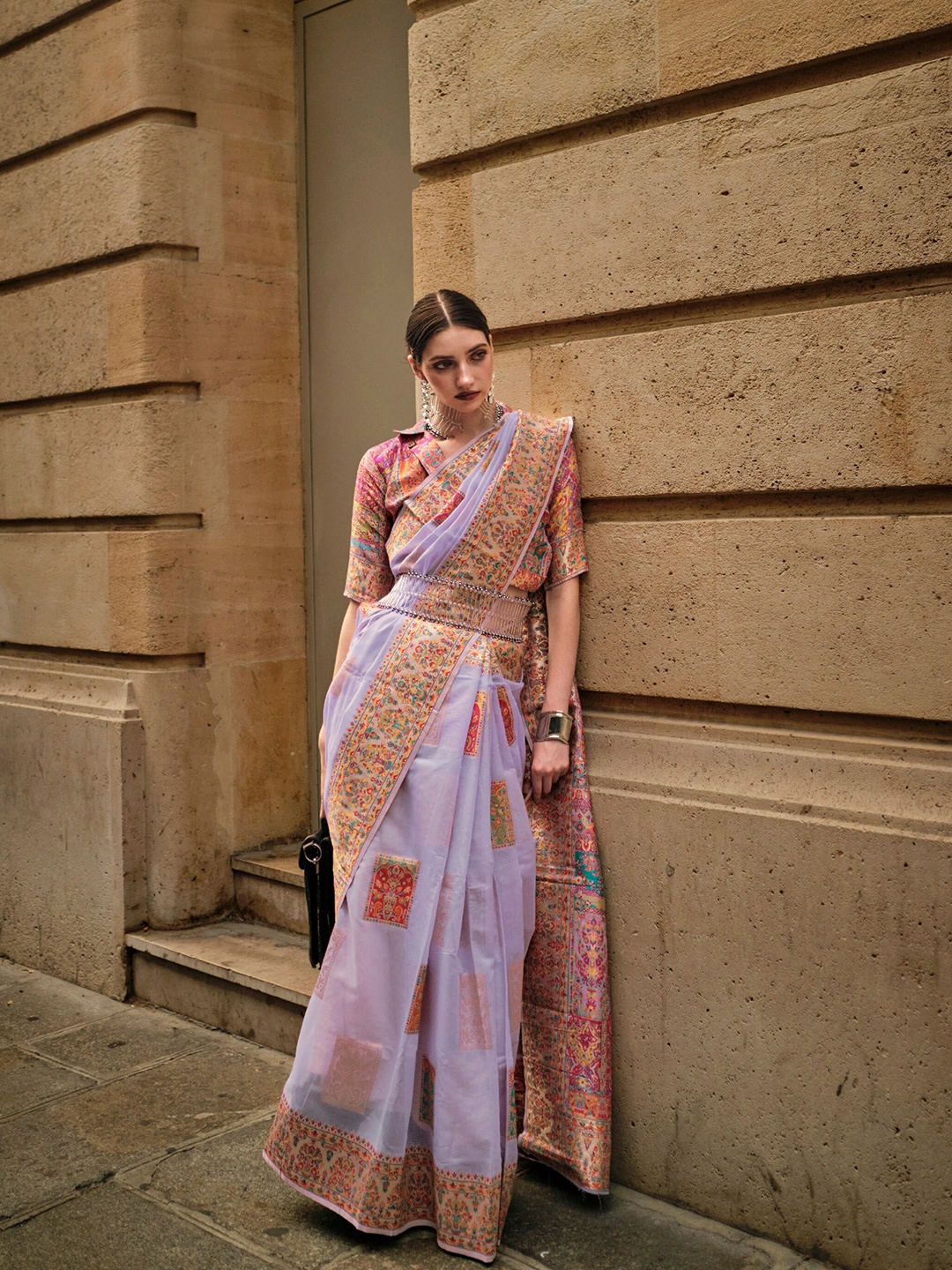 

Mitera Ethnic Woven Design Zari Saree, Lavender