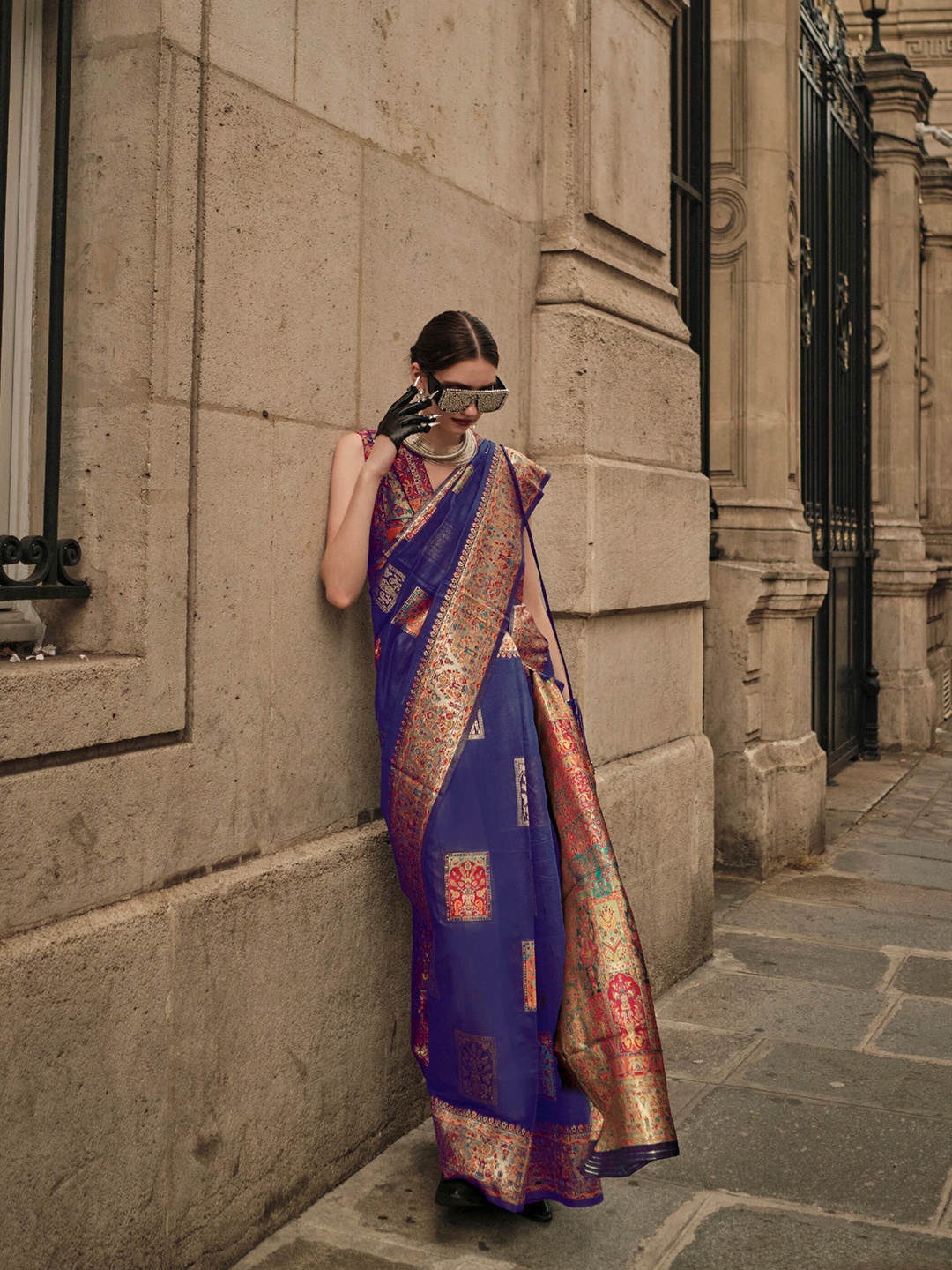 

Mitera Ethnic Motifs Woven Design Zari Saree, Blue