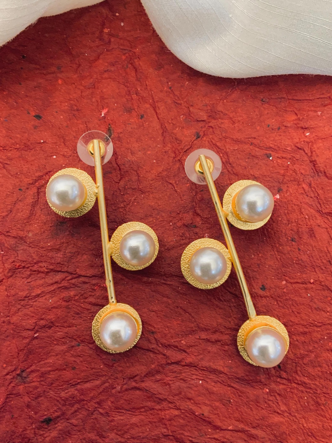 

DressBerry Gold-Plated Classic Drop Earrings