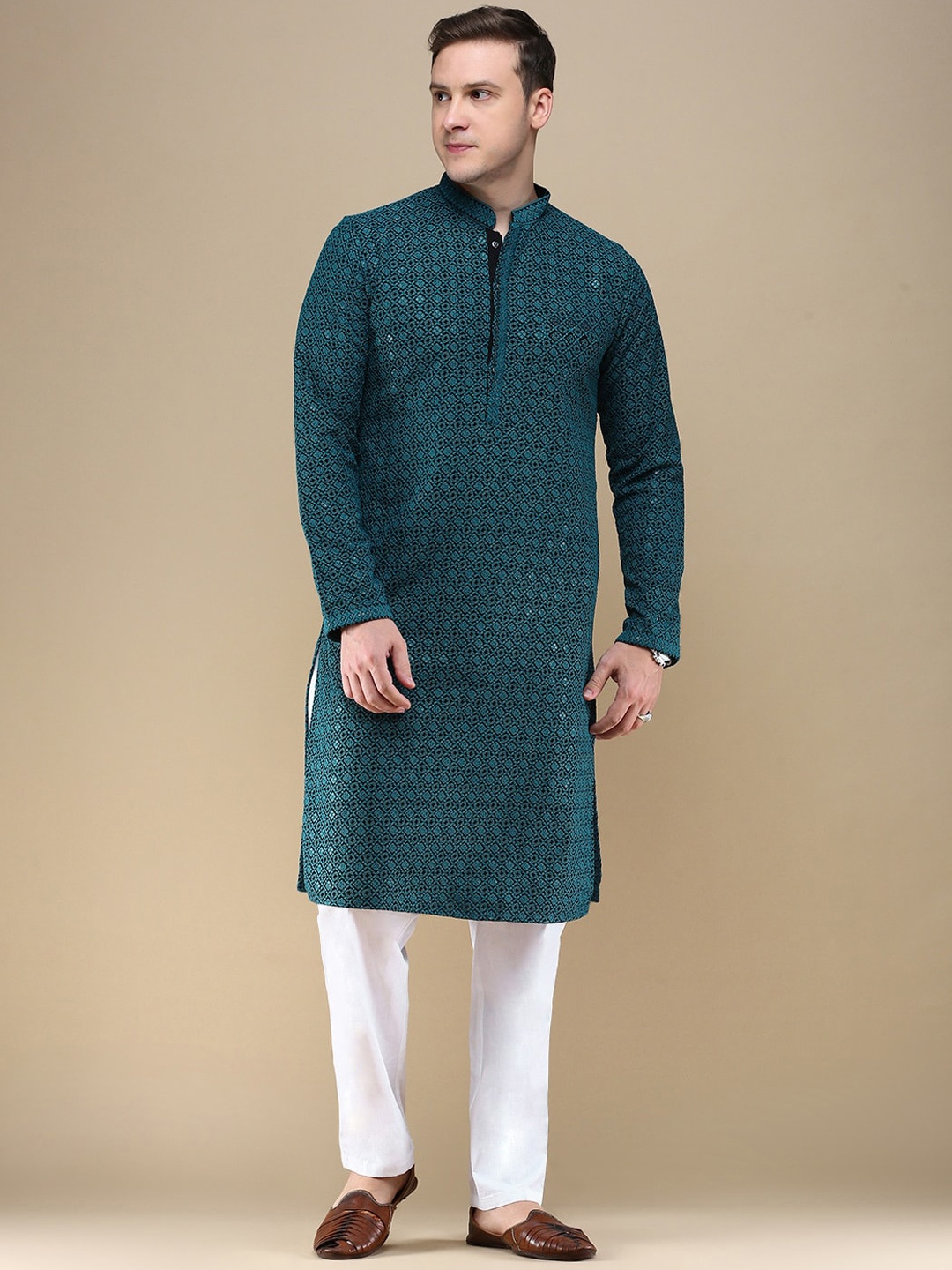 

Anouk Green Floral Embroidered Chikankari Sequinned Kurta with Pyjamas