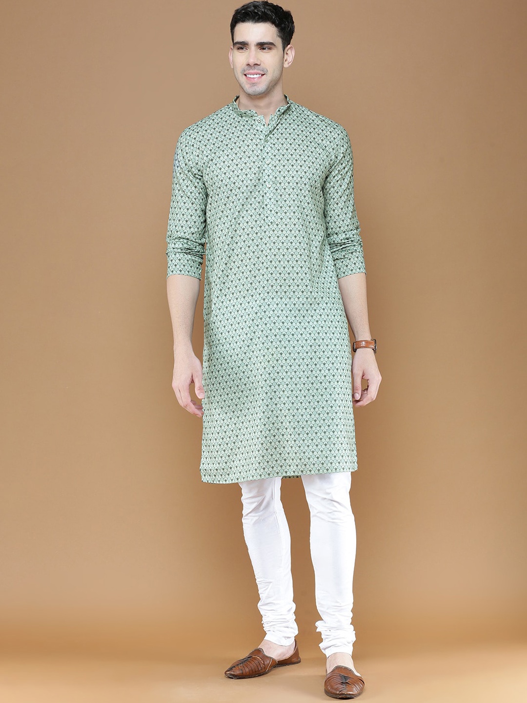 

Anouk Green Floral Printed Mandarin Collar Kurta with Pyjamas