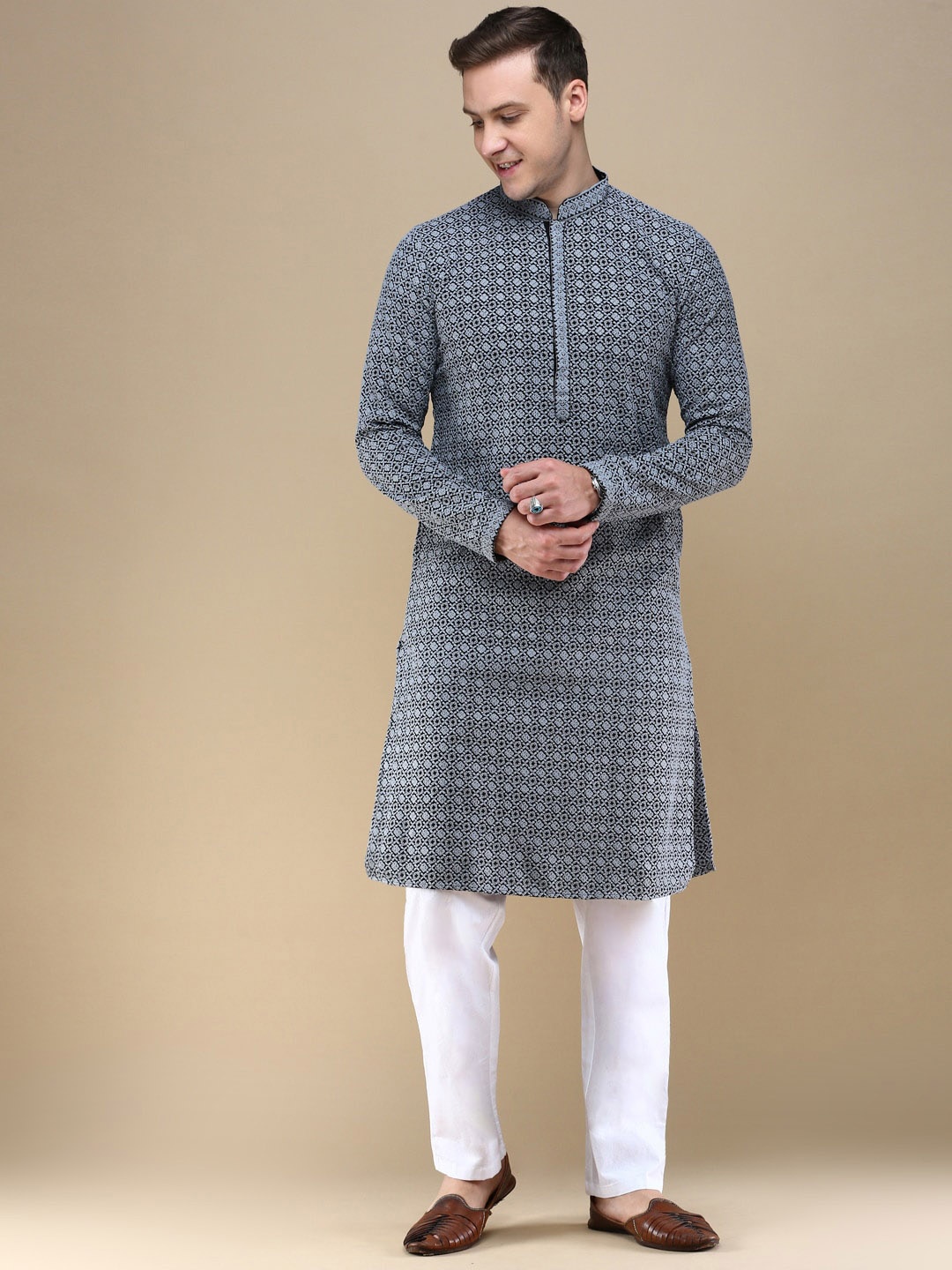 

Anouk Floral Embroidered Mandarin Collar Sequinned Straight Kurta with Pyjamas, Grey