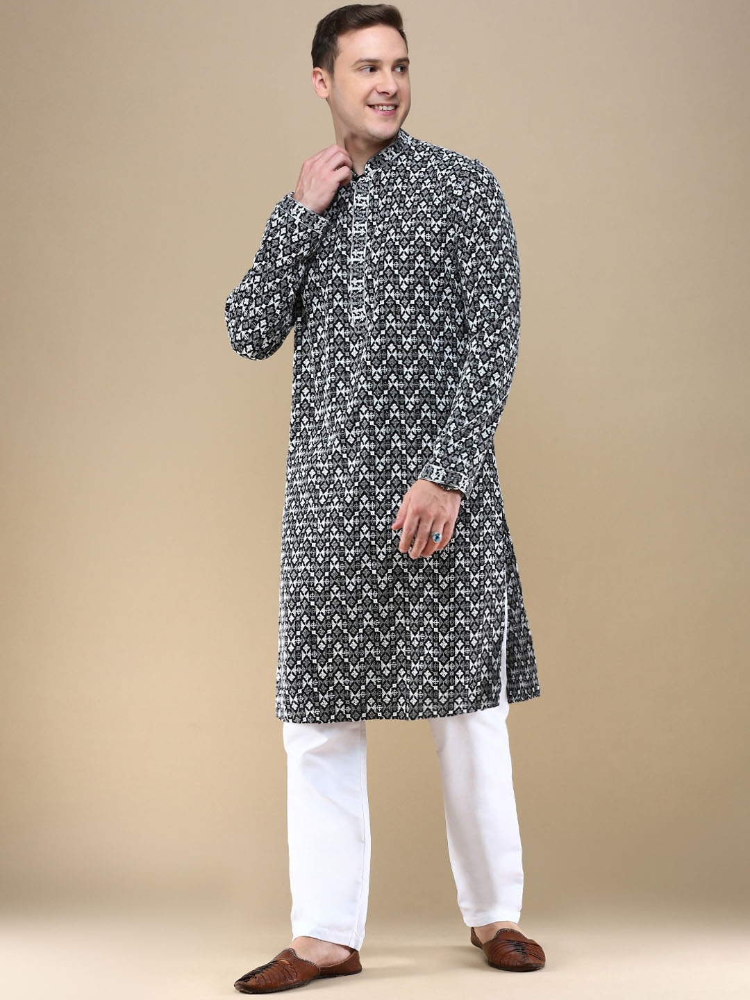 

Anouk Black Floral Embroidered Regular Sequinned Kurta with Pyjamas