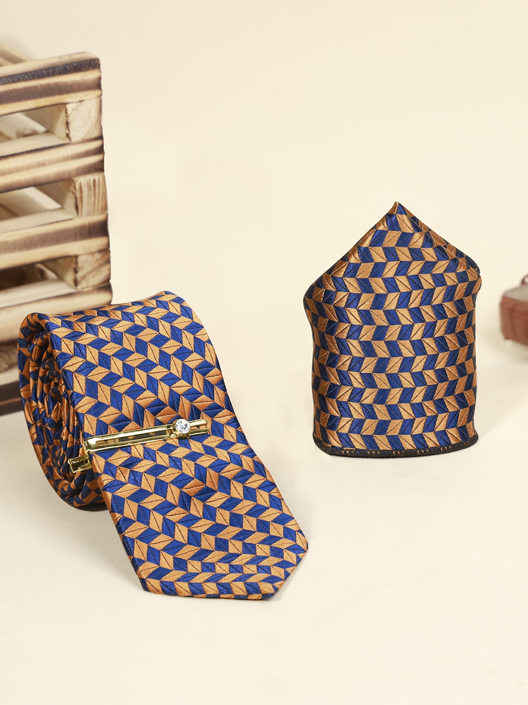 

LOUIS STITCH Men Silk Necktie Accessory Gift Set, Orange