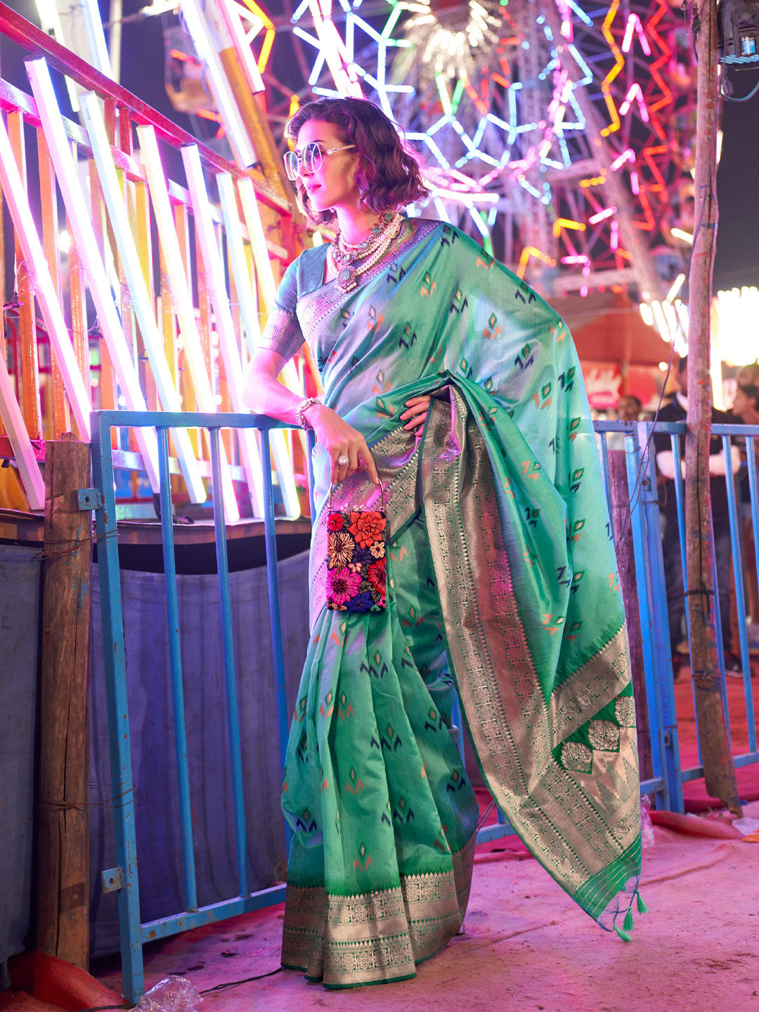 

Mitera Sea Green Floral Printed Zari Saree