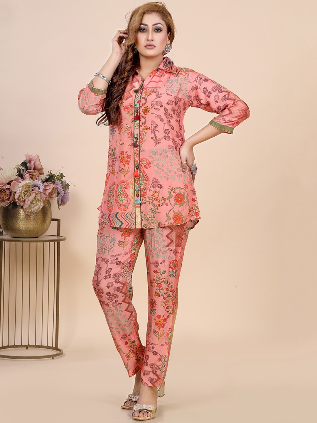 

Amchoor Floral Printed Shirt Collar Tunic And Trousers, Peach