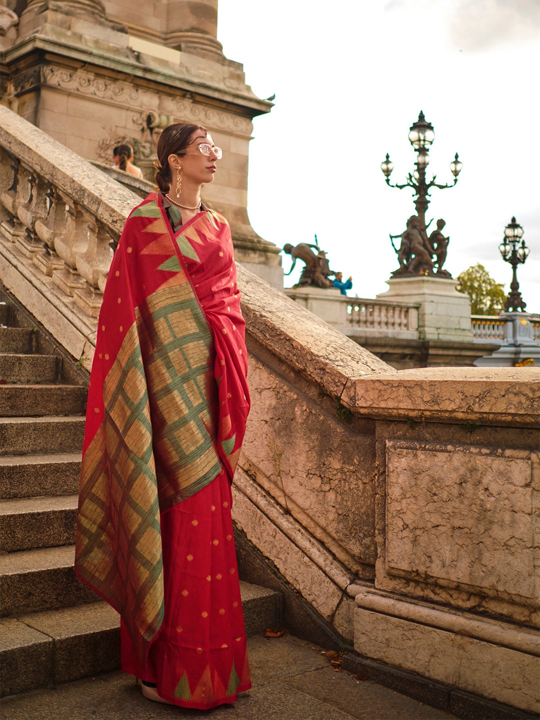 

Mitera Geometric Woven Design Zari Banarasi Saree, Red