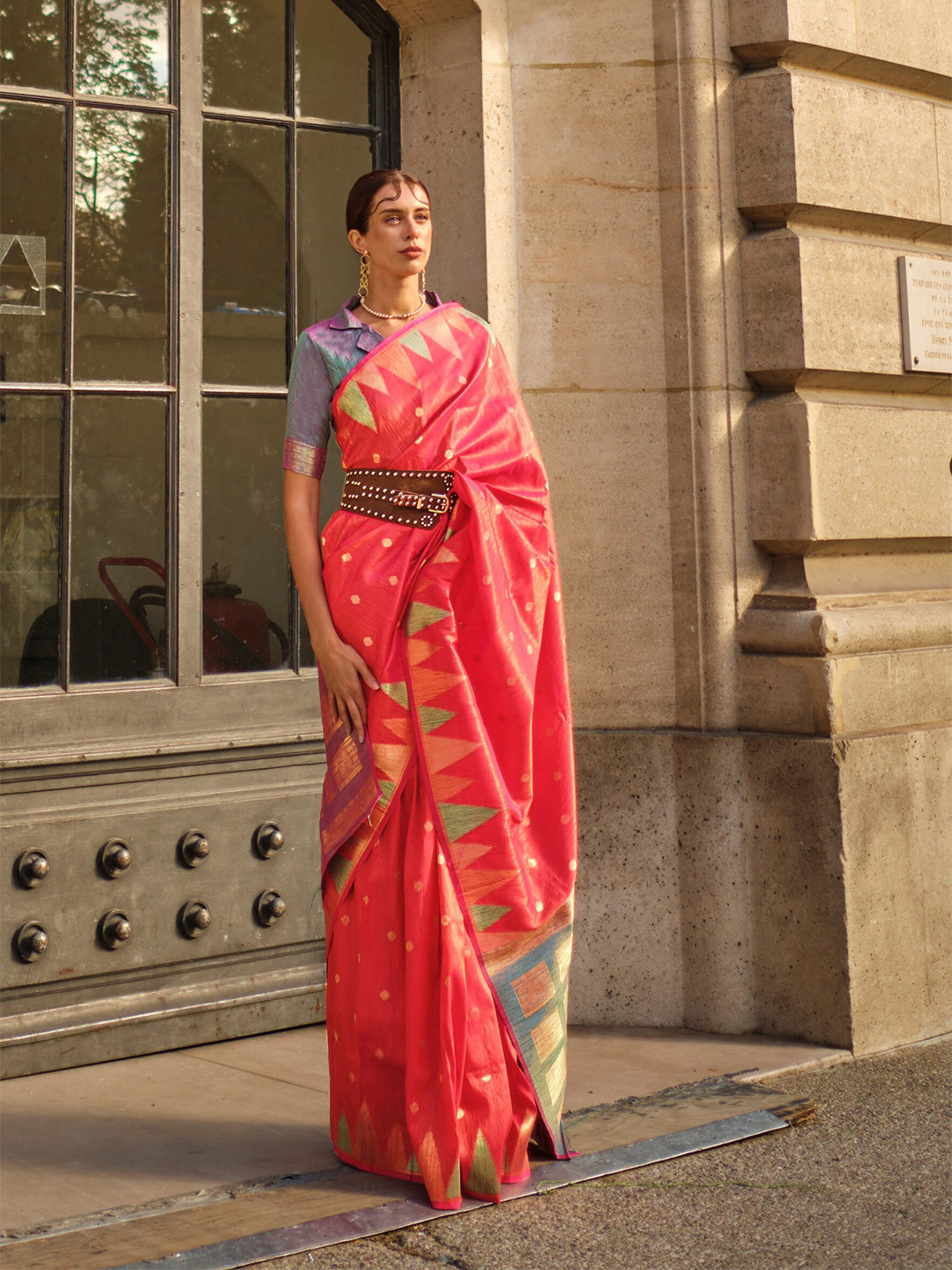 

Mitera Geometric Woven Design Banarasi Zari Saree, Pink