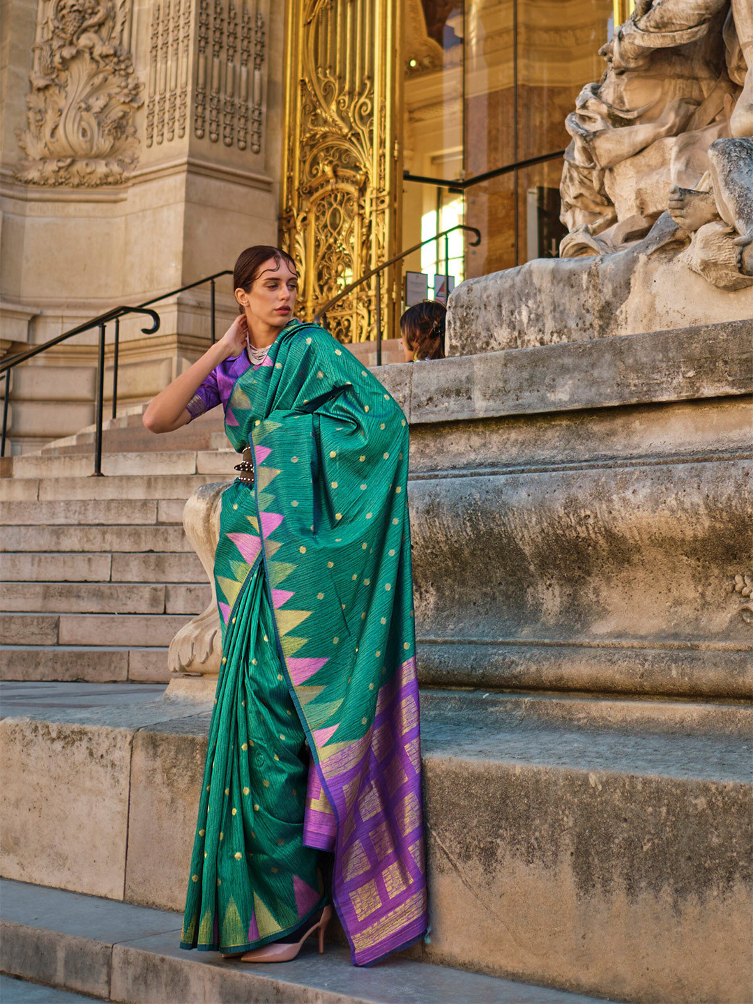 

Mitera Ethnic Motifs Woven Design Zari Banarasi Saree, Green