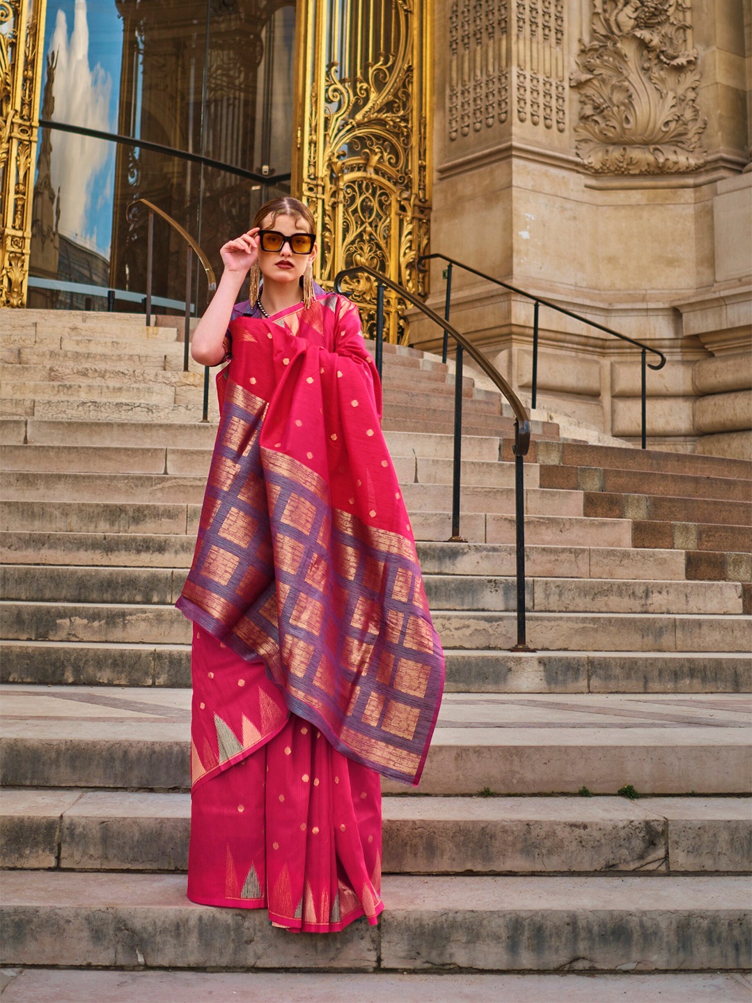 

Mitera Ethnic Motif Woven Design Banarasi Zari Saree, Pink