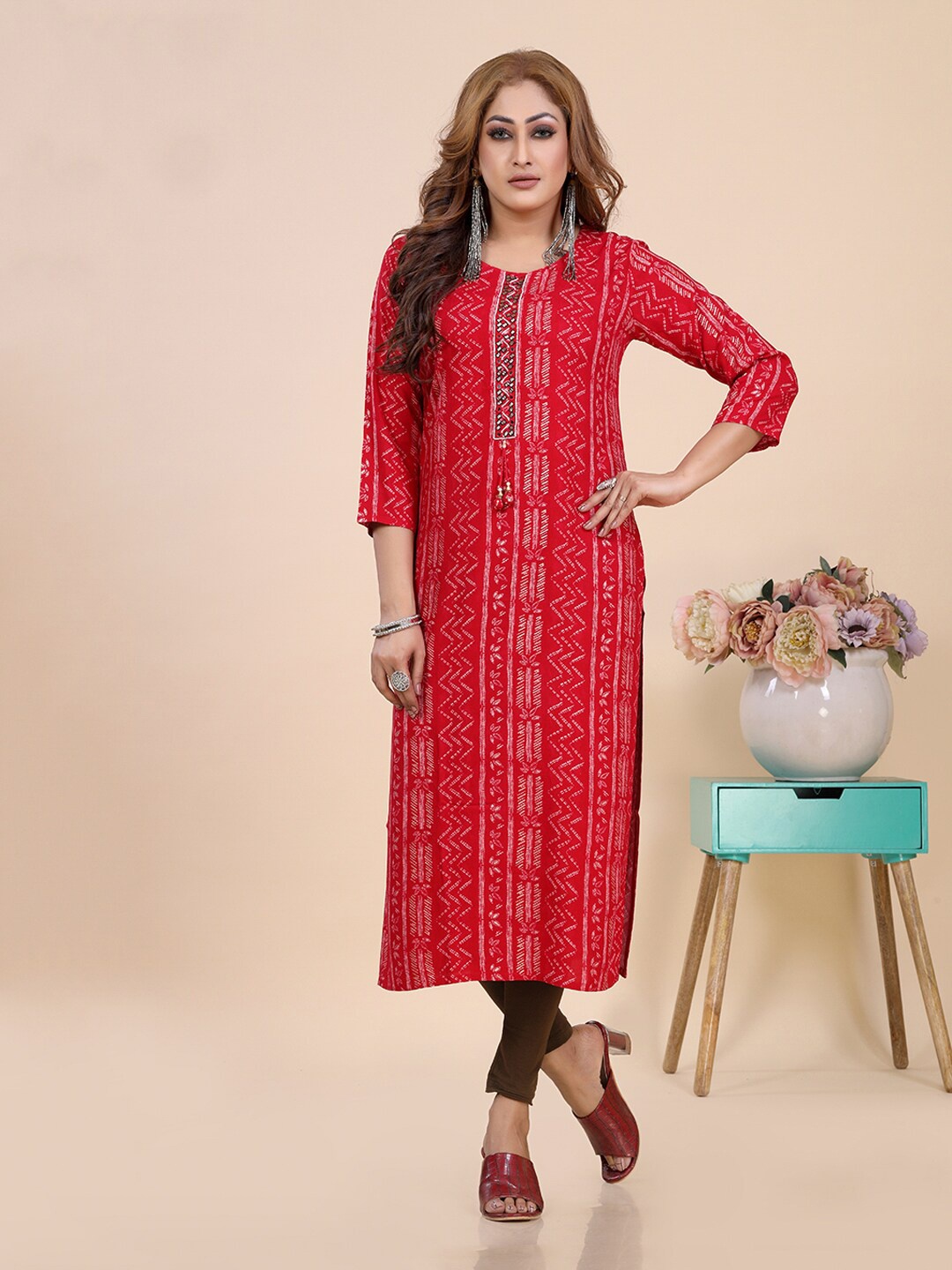 

Amchoor Ethnic Motifs Printed Mirror Work Straight Kurta, Magenta