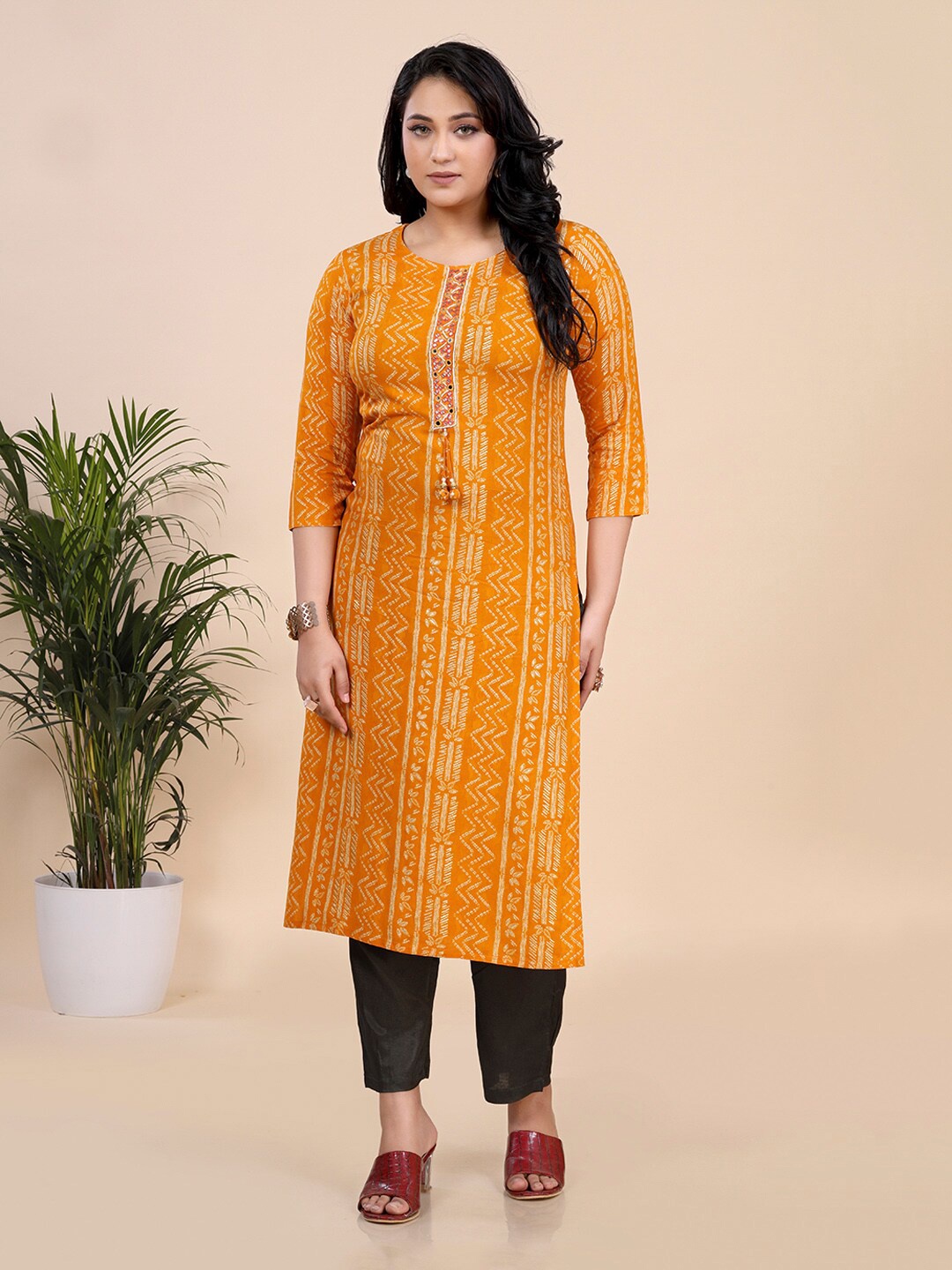

Amchoor Floral Printed Mirror Work Straight Kurta, Mustard