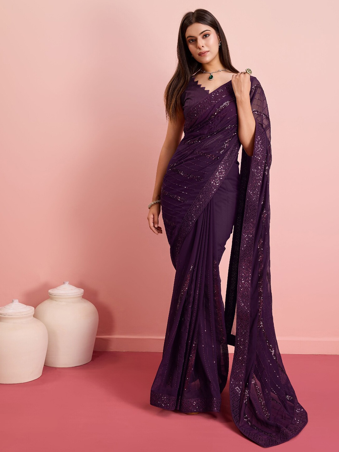 

VAIRAGEE Embellished Embroidered Sequinned Saree, Purple