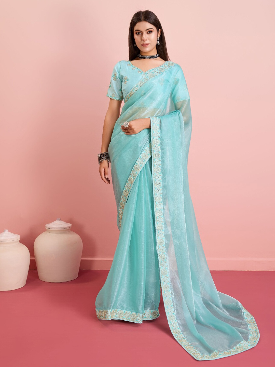 

VAIRAGEE Embroidered Saree, Blue