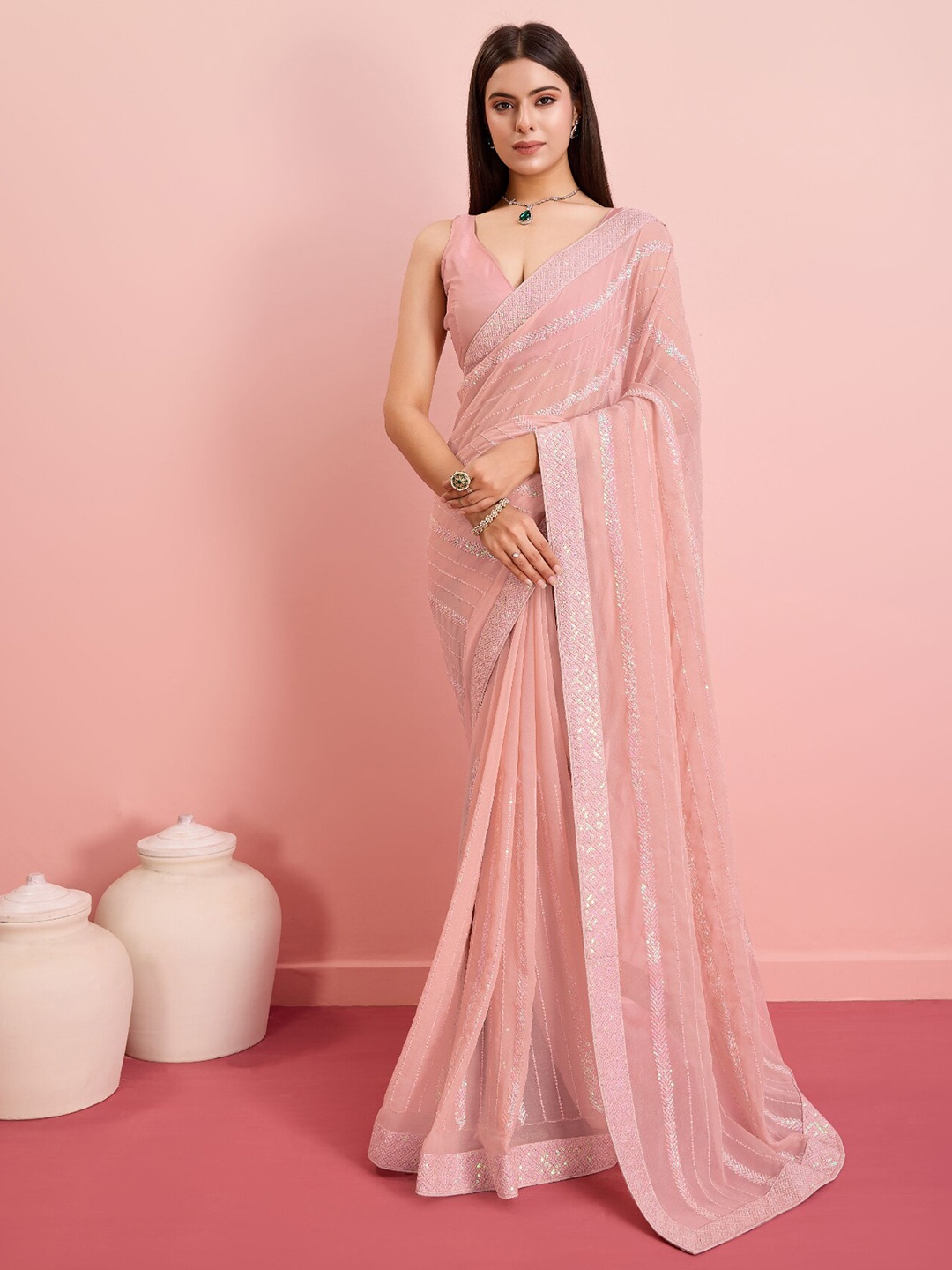 

VAIRAGEE Embellished Sequinned Georgette Saree, Mauve