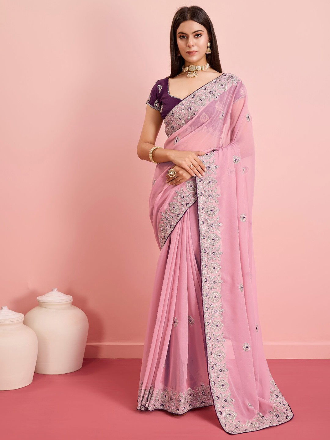 

VAIRAGEE Floral Embroidered Georgette Saree, Mauve