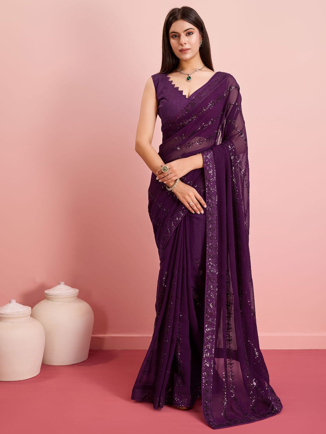 

VAIRAGEE Embellished Sequinned Georgette Saree, Purple