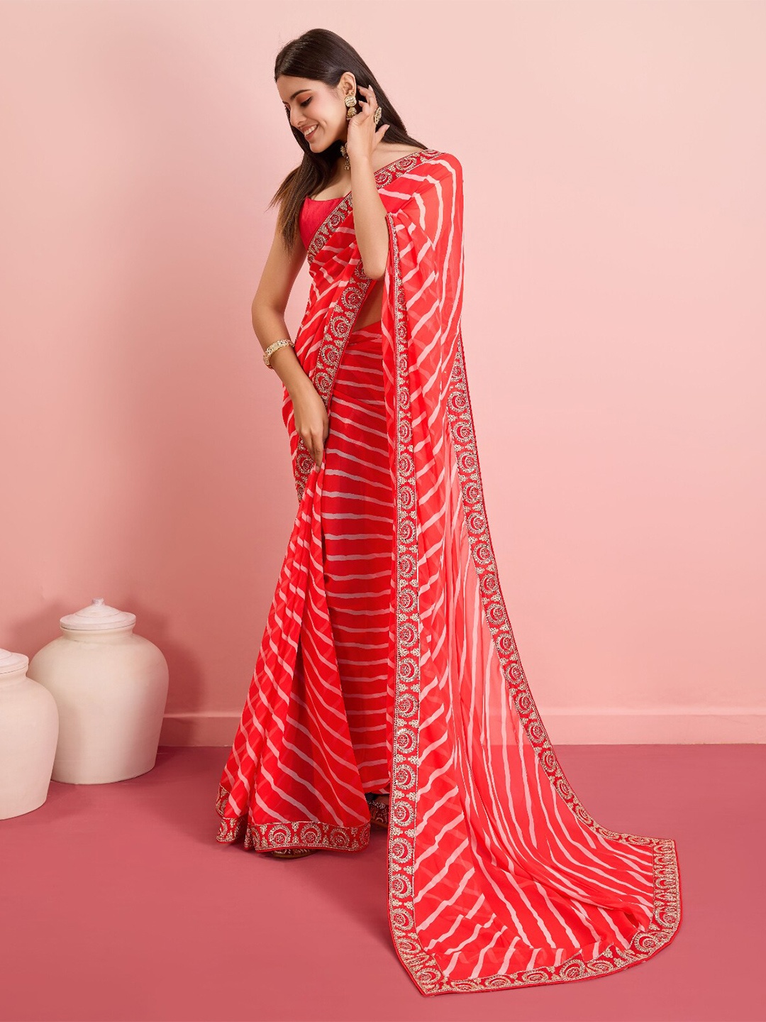 

VAIRAGEE Leheriya Embroidered Saree, Red
