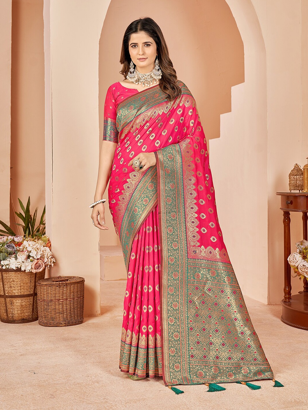 

Mehrang Ethnic Motifs Woven Design Border Zari Silk Cotton Banarasi Saree, Pink