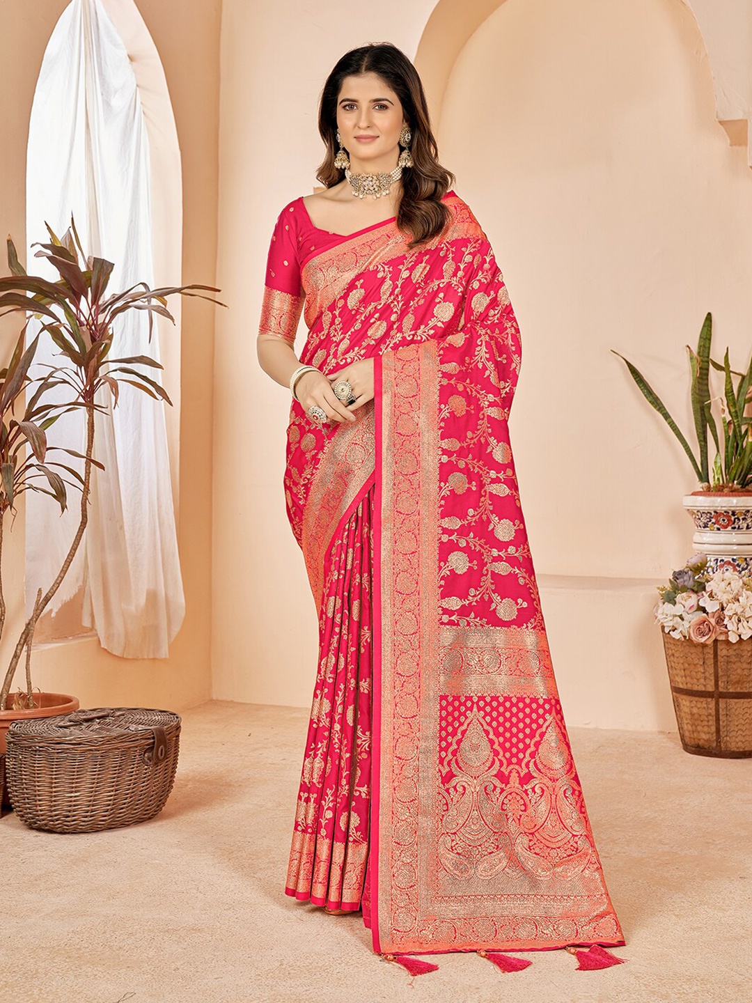 

Mehrang Ethnic Motifs Woven Design Zari Silk Cotton Banarasi Saree, Pink