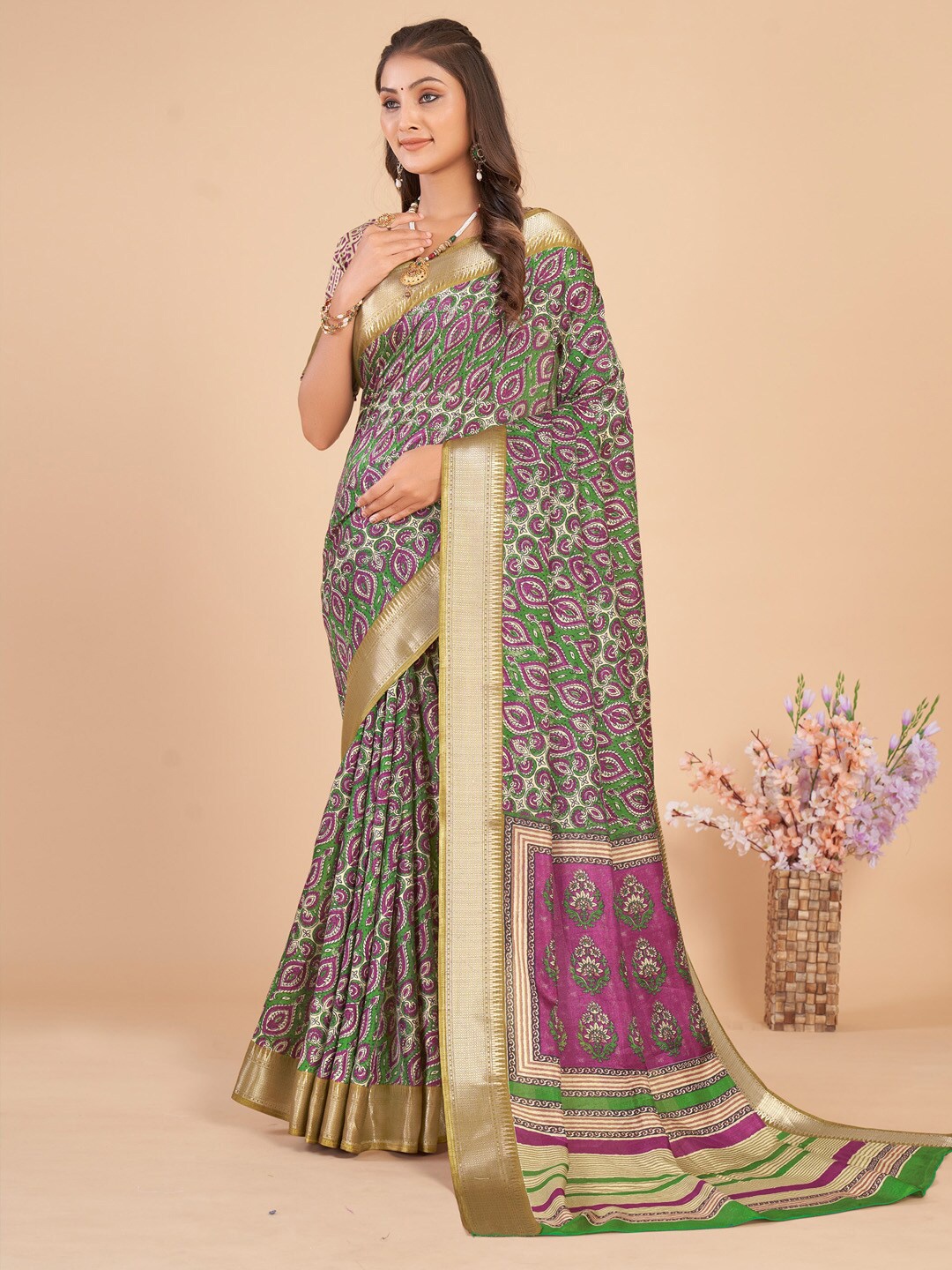 

KALINI Ethnic Motifs Woven Design Zari Sungudi Saree, Green