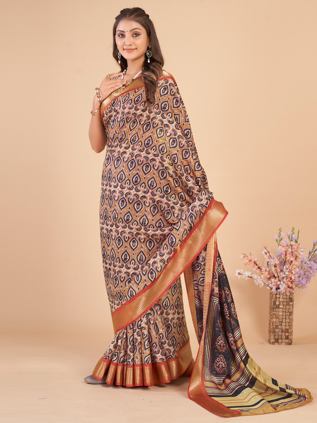 

KALINI Ethnic Motifs Printed Zari Woven Design Sungudi Saree, Beige