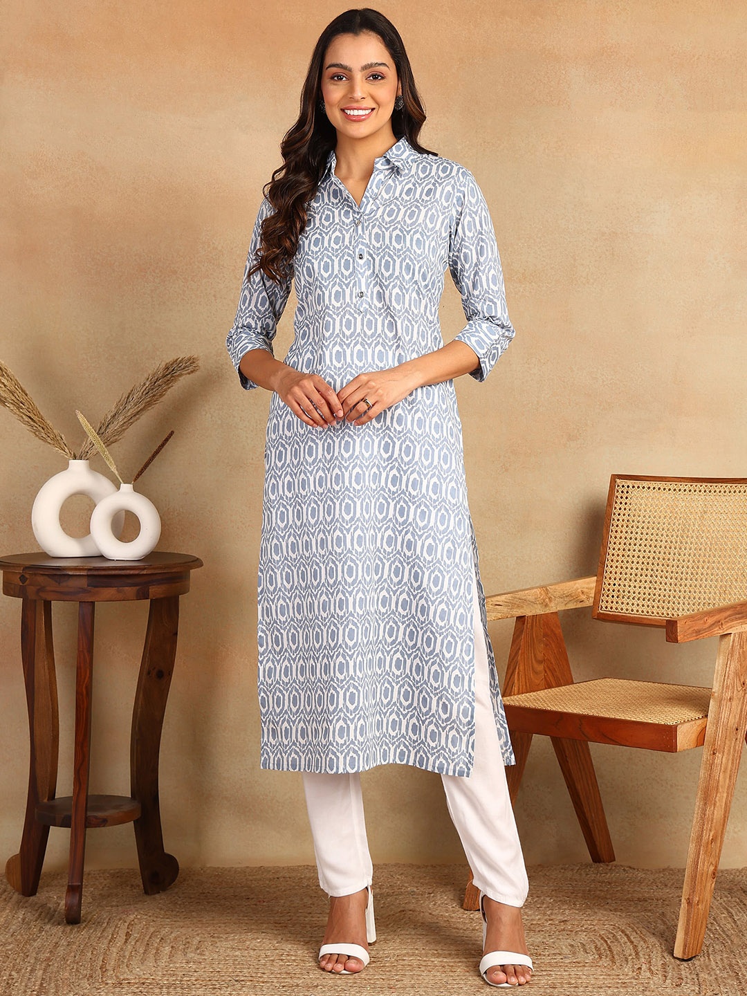 

mokshi Geometric Printed Three-Quarter Sleeves Shirt Collar Kurta, Grey