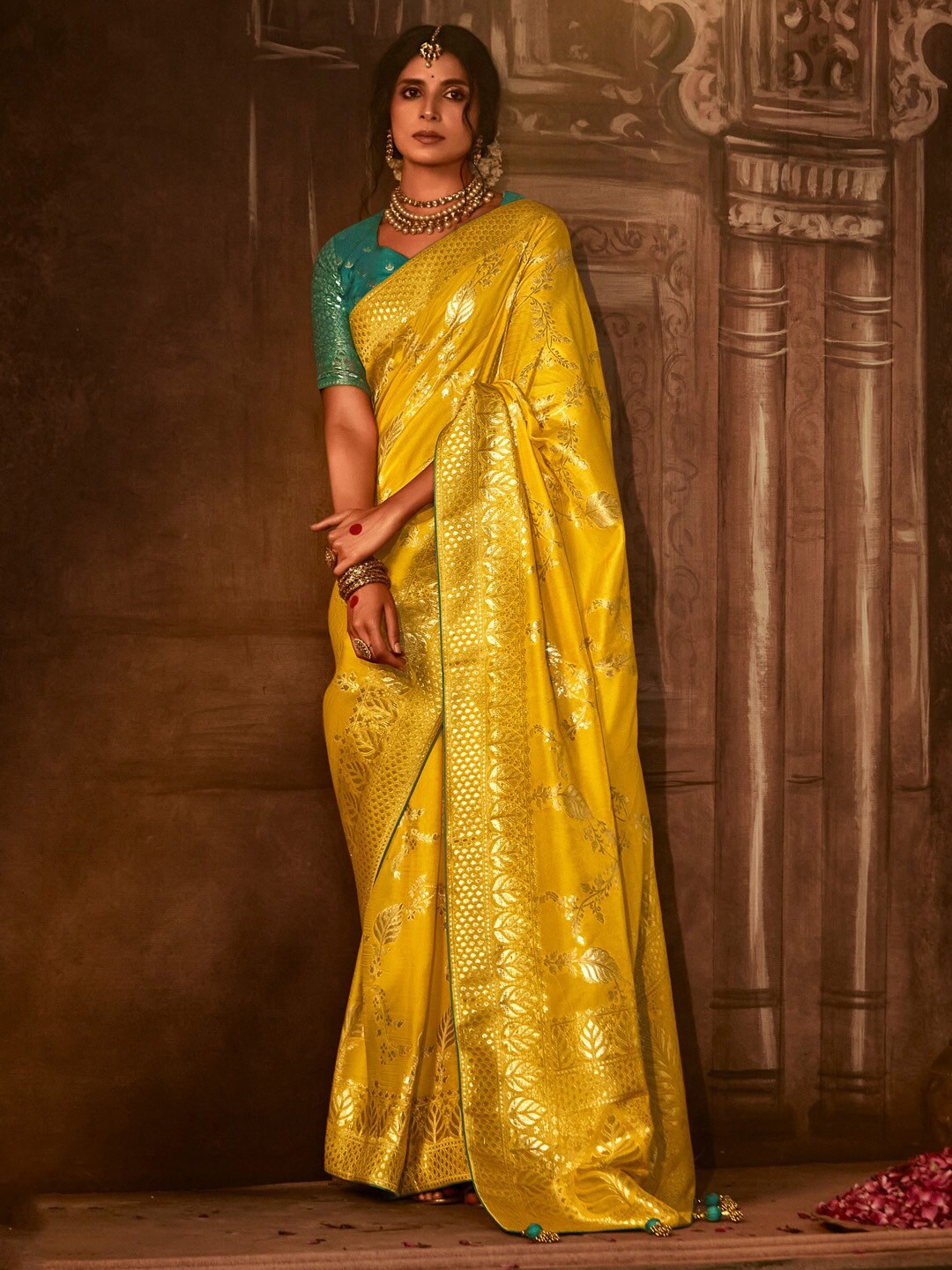 

Mitera Ethnic Motifs Zari Banarasi Saree, Yellow