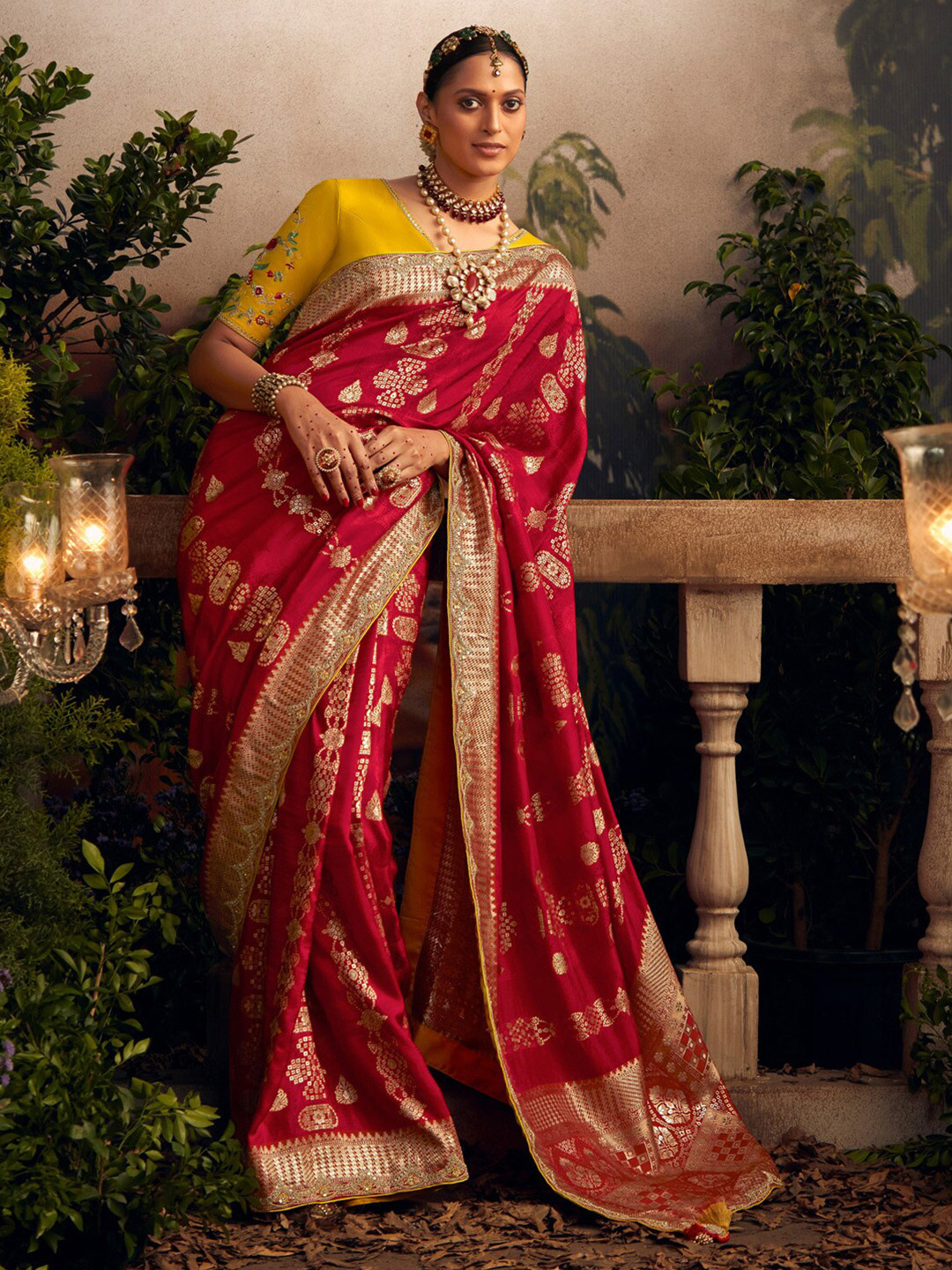 

Mitera Ethnic Motifs Sequinned Woven Design Saree, Red