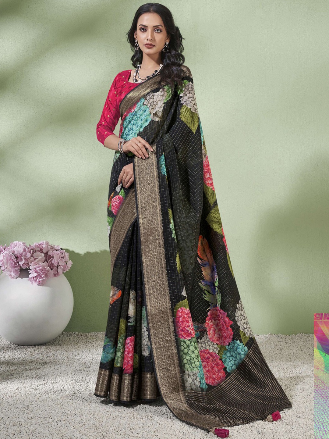 

Mitera Floral Woven Design Zari Sungudi Saree, Black