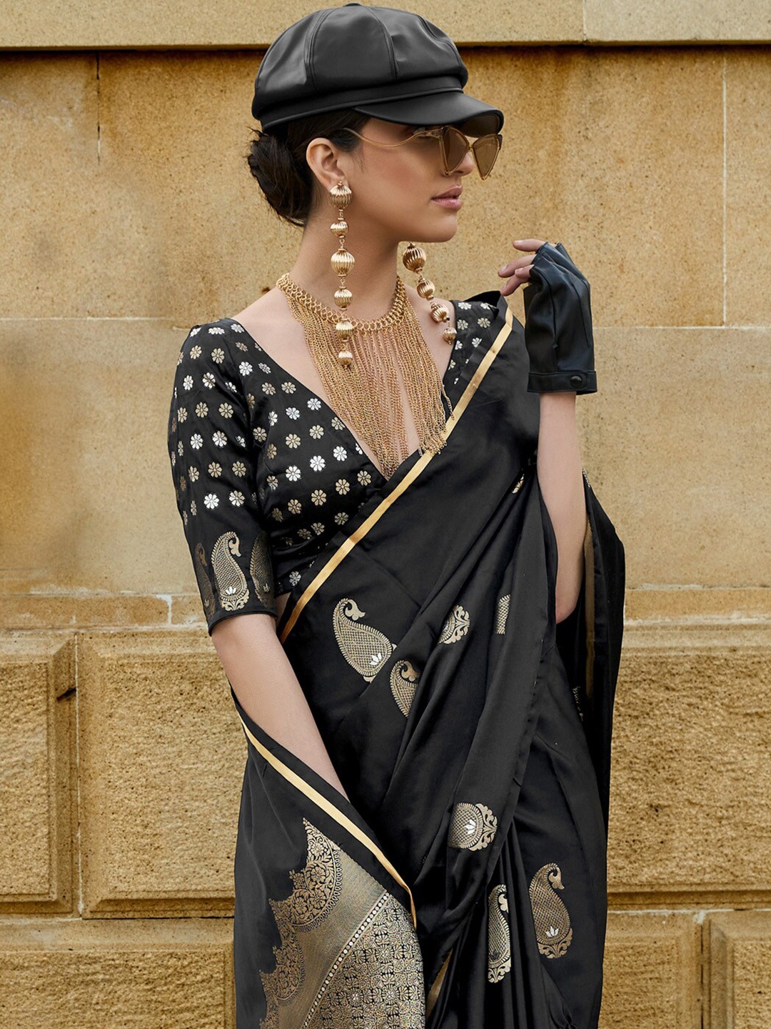 

Mitera Black And Gold-Toned Woven Design Zari Banarasi Saree