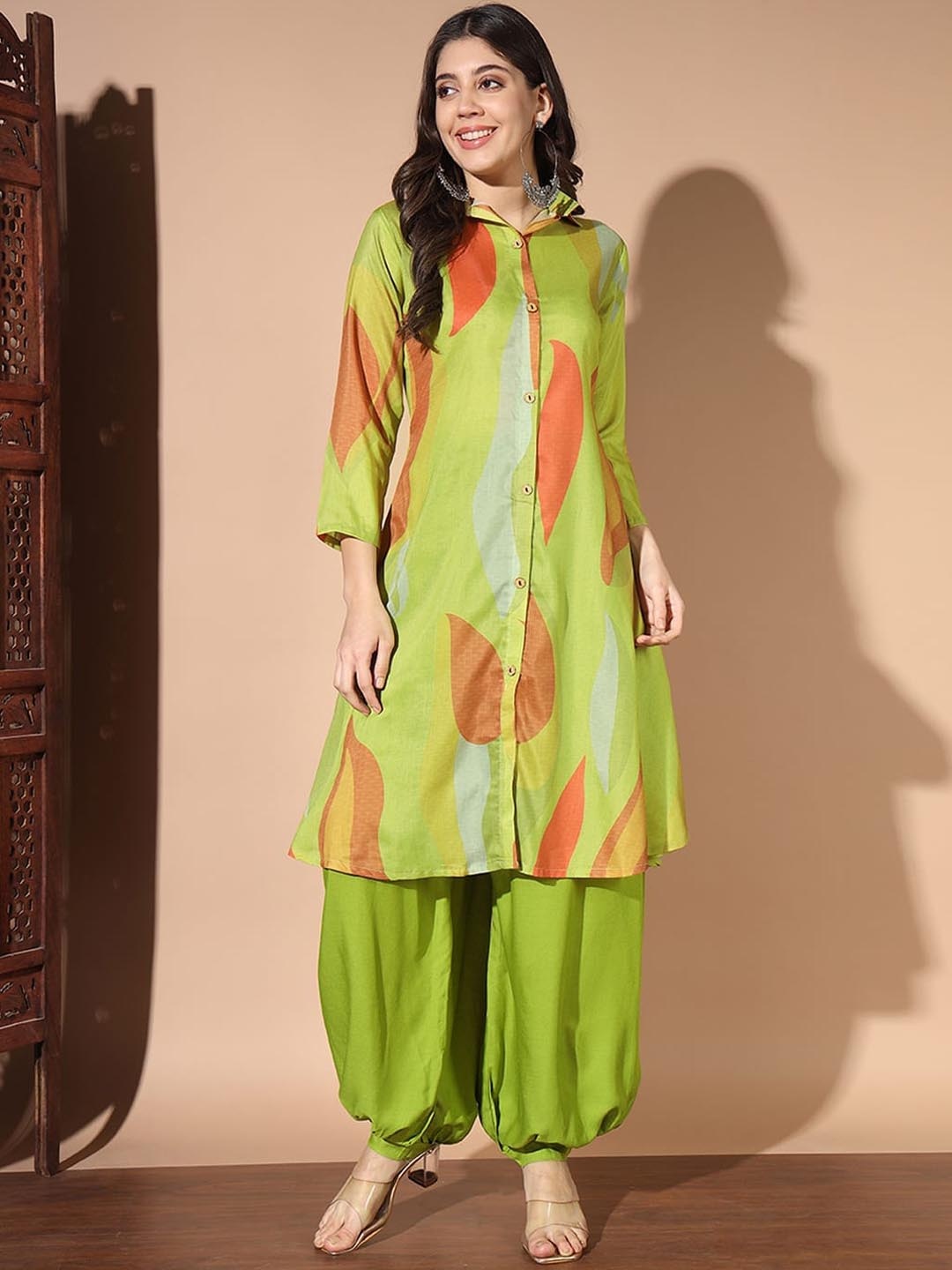 

KALINI Printed Shirt Collar Tunic With Salwar, Green