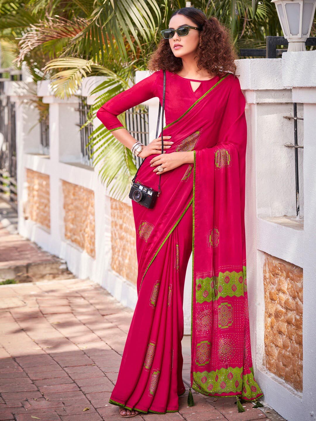 

Saree mall Ethnic Motifs Printed Saree, Pink