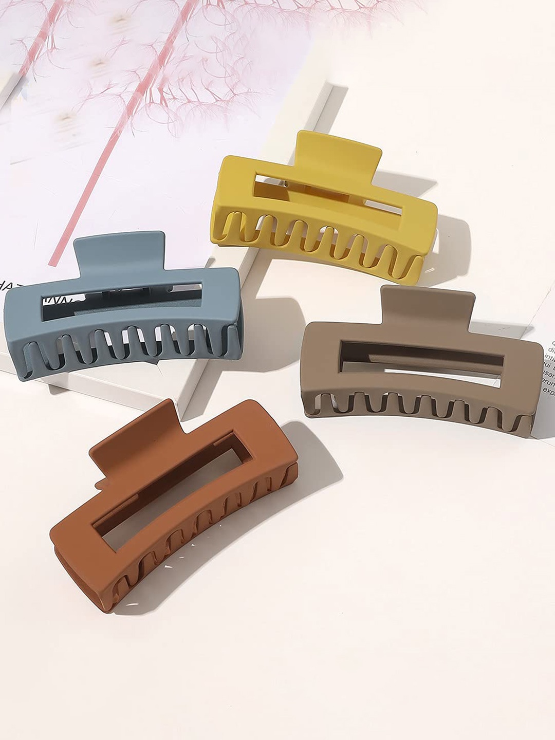 

Xivir Women Set of 4 Claw Clips, Yellow
