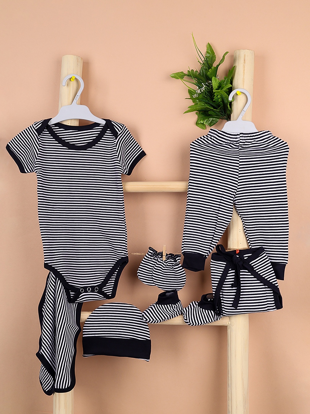 

Moms Home Infants Pack of 7 Organic Cotton Baby Apparel Gift Set, Navy blue