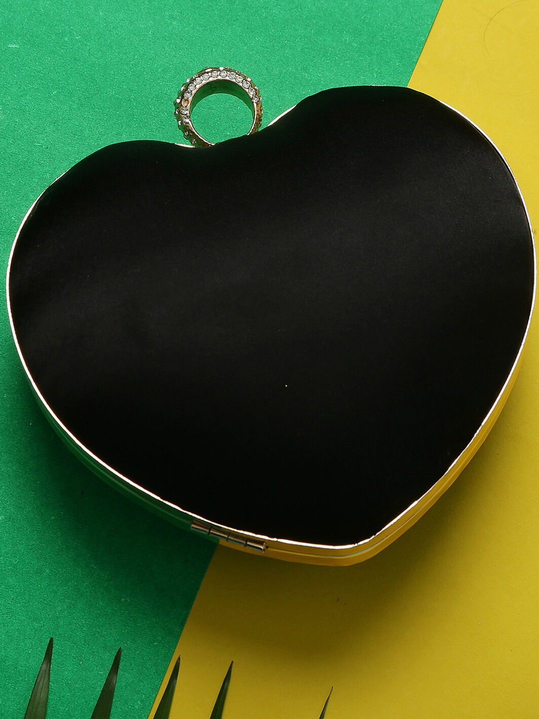 

VASTANS Heart Box Clutch, Black