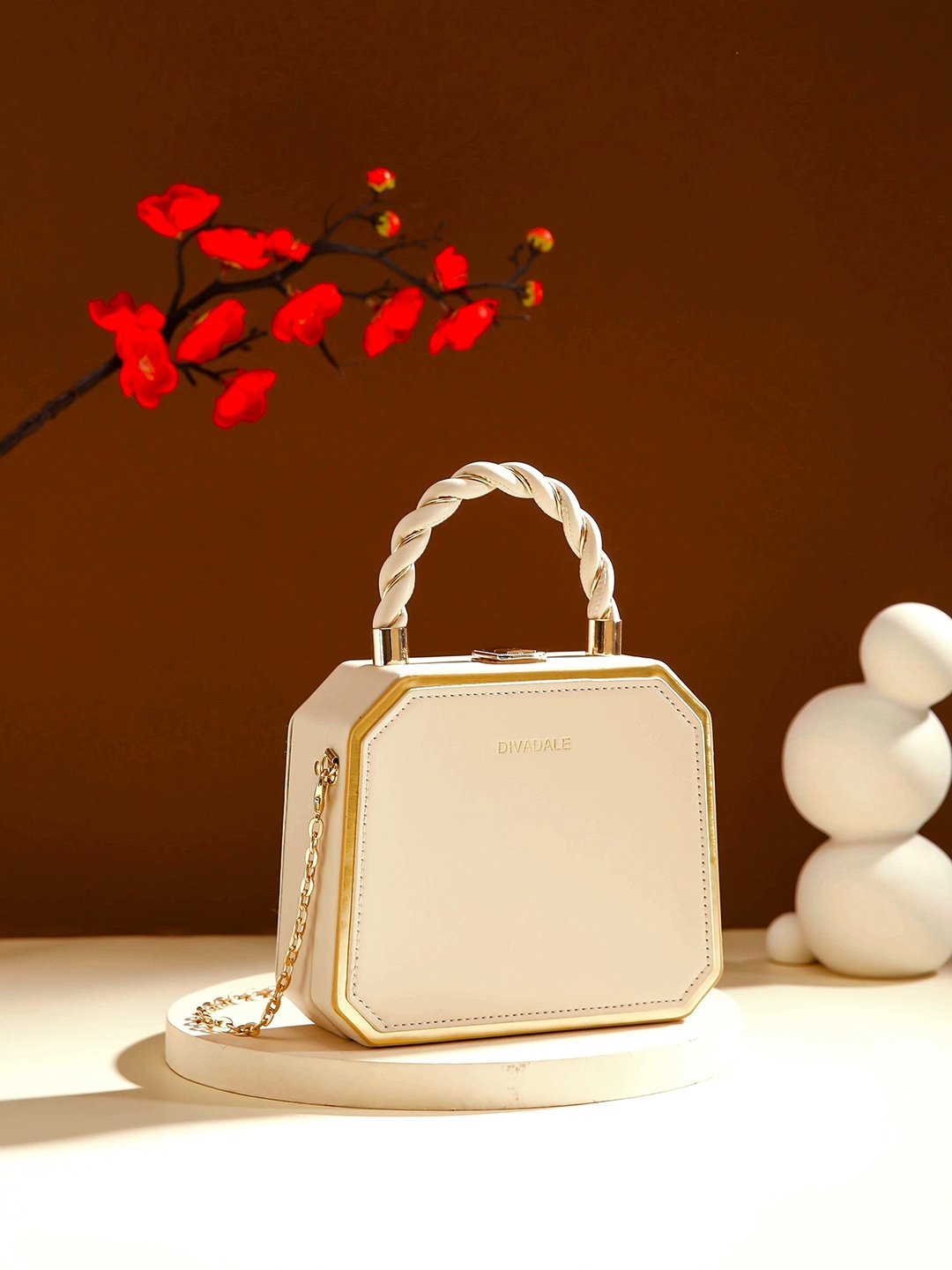 

Diva Dale Colourblocked PU Oversized Bucket Satchel Handbag, White