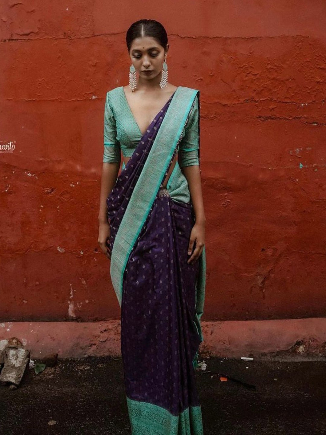 

HERE&NOW Woven Design Zari Banarasi Saree, Blue