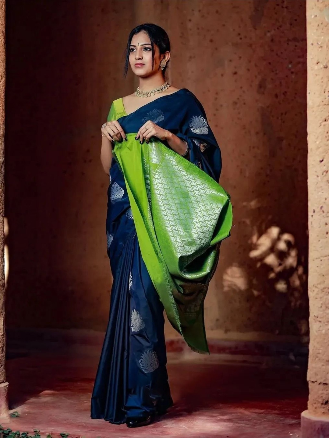

HERE&NOW Ethnic Motifs Woven Design Zari Banarasi Saree, Blue