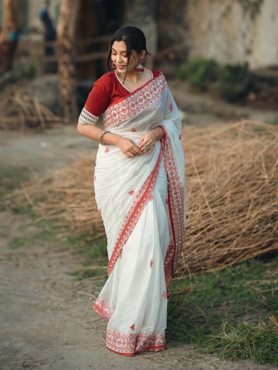 

HERE&NOW Ethnic Motifs Woven Design Banarasi Saree, White